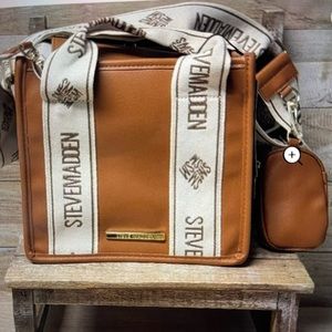 Steve Madden Bwebber TikTok viral tote in cognac. Brand new with tags.